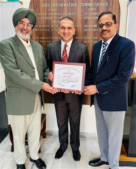 CIC INDERPAL SINGH DHANA AND ACS D K TEWARI, ACKNOWLEDGED HARPREET SANDHU'S CERTIFICATE OF HONOUR