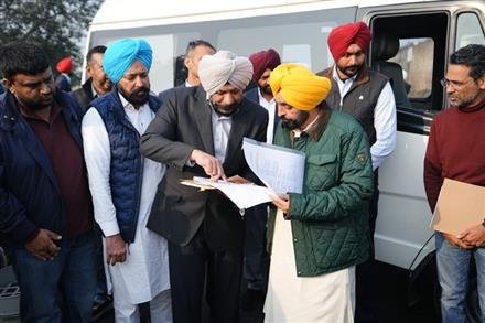 CM CONDUCTS SURPRISE CHECK OF ROADS, ORDERS SHOW-CAUSE AGAINST CONTRACTOR AND WITHHOLDING OF HIS PAYMENTS AFTER DETECTING LAPSES IN UNDER CONSTRUCTION ROAD