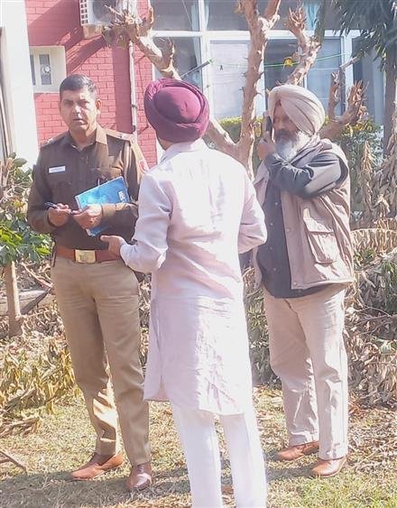 पुष्पक सोसायटी में पेड़ों की कटाई के मामले में पुलिस ने की डीडीआर दर्ज