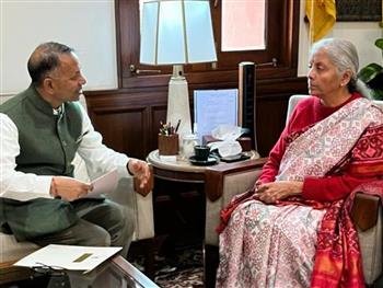 RAJYA SABHA MP PADMA SHRI RAJINDER GUPTA MEETS FINANCE MINISTER NIRMALA SITHARAMAN