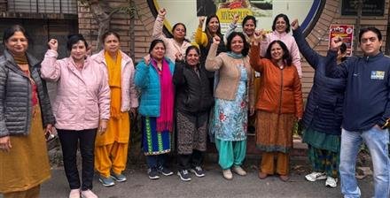 विदेशी निवेश के विरोध में भारतीय जीवन बीमा निगम पंचकूला एम्प्लॉइज यूनियन ने धरना और प्रदर्शन किया