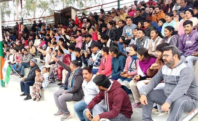 BITING COLD NO DETERRENT TO ENTHUSIASM AT SADKI RETREAT