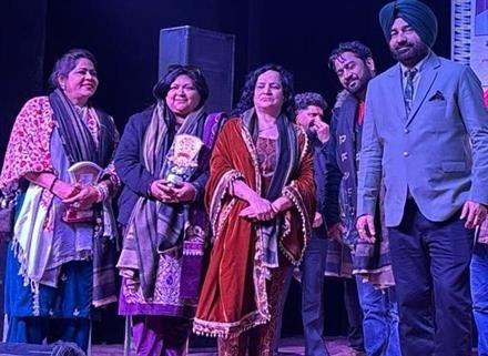 लोगों के दिलों को छू लेने वाले मधुर पंजाबी गीत मां  गल्लां करिए को मिला विरासत ए पंजाब  2026 का खिताब