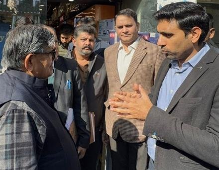 UT ADMINISTRATOR AND PUNJAB GOVERNOR CONDUCTS SURPRISE VISIT TO INDUSTRIAL AREA