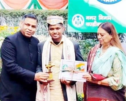 चंडीगढ़ नगर निगम के गणतंत्र दिवस समारोह में नीतिश कुमार हुए सम्मानित