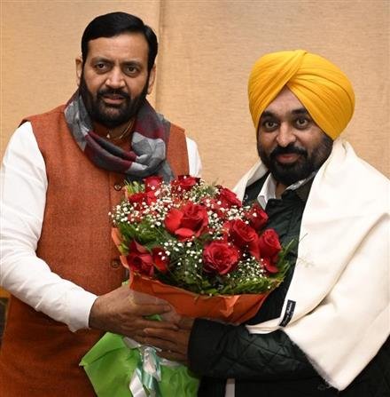 HARYANA & PUNJAB CMs HOLD KEY MEETING ON SYL ISSUE IN CHANDIGARH