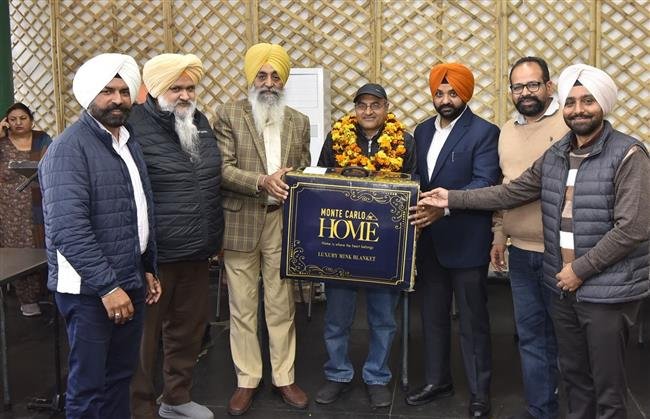 PUNJAB PUBLIC RELATIONS DEPARTMENT GIVES PRO ND SHARMA A WARM SEND OFF