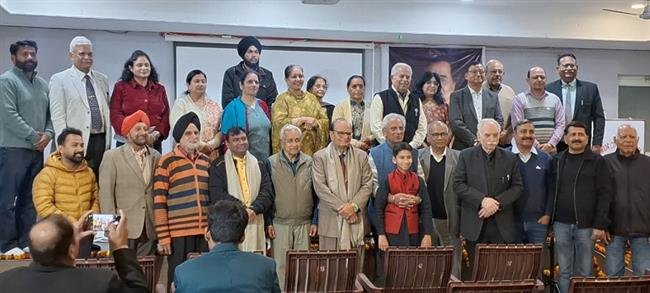 स्वर सप्तक सिंगर्स सोसाइटी, पंचकूला ने किया ग़ज़ल सम्राट जगजीत सिंह की जयंती का आयोजन