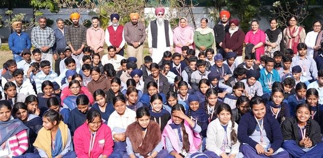 SPEAKER INTERACTS WITH STUDENTS OF PM SHRI GOVT SENIOR SECONDARY SCHOOL, GODHEWALA (MOGA) AT HIS RESIDENCE