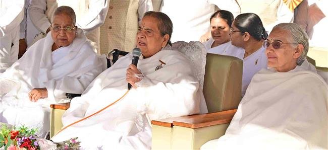 THOUSANDS OF DEVOTEES REACH SHANTIVAN TO CELEBRATE MAHASHIVRATRI