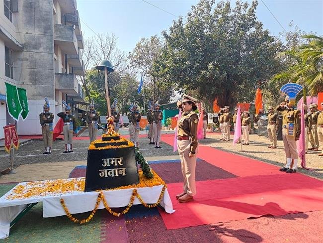 पुलवामा शहीदों को 13वीं वाहिनी सीआरपीएफ का नमन