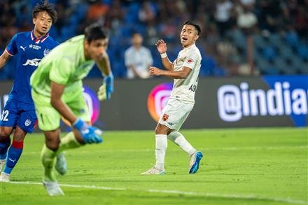SIVASAKTHI, CHHETRI STRIKES GIVE BENGALURU COMFORTABLE VICTORY AGAINST SC DELHI