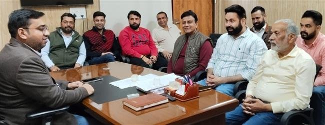 एसडीएम डेराबस्सी अमित गुप्ता ने प्रेस क्लब के सदस्यों से की विशेष बैठक