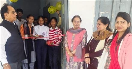 SCHOOL PRESIDENT CELEBRATES B’DAY WITH STUDENTS