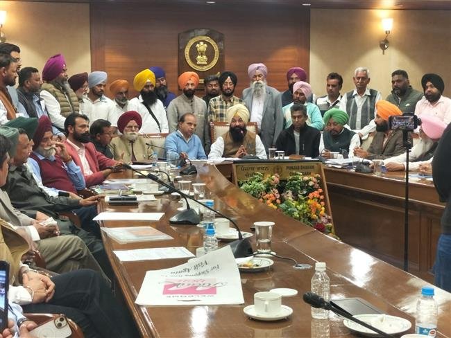 JASVIR SINGH GARHI LISTENS TO THE PROBLEMS OF SC EMPLOYEE ORGANIZATIONS OF PUNJAB