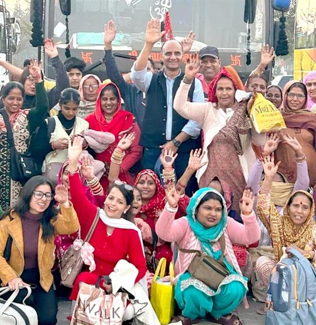 JAKHAR TRUST HOSTS SHRI VAISHNO DEVI YATRA FOR WOMEN
