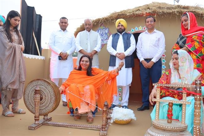 THREE-DAY RANGLA PUNJAB UTSAV BEGINS WITH FULL POMP AND SHOW IN AMRITSAR