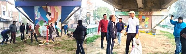“APNA ABOHAR, APNI ABHA” TEAMS CLEAN MINI PARK UNDER THE RoB