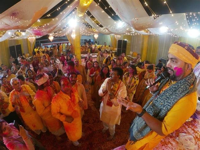 मैं तुम संग होली खेलूँगी…