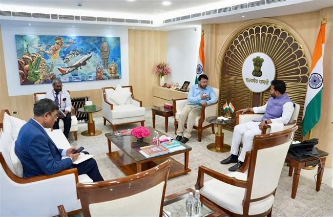 DR RAVJOT SINGH MEETS UNION CIVIL AVIATION MINISTER K R NAIDU,  SEEKS RESCUE FLIGHTS FOR STRANDED PUNJABIS