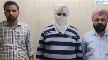 VIGILANCE BUREAU NABS SENIOR ASSISTANT OF SSP OFFICE ACCEPTING ILLEGAL GRATIFICATION OF RS. 10 THOUSANDS