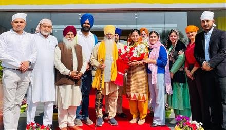 BABA PARAMJIT SINGH HANSALI WALE VISITED G WORLD SCHOOL, MOHALI, TO BLESS THEM
