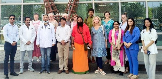 स्वीडन के प्रतिनिधिमंडल ने जानी आयुर्वेद उपचार पद्धति