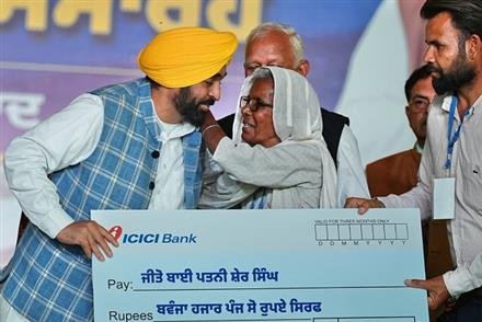 NEWLY RECRUITED DOCTORS, TEACHERS WILL SERVE IN BORDER AREAS FOR TWO YEARS: CM MANN